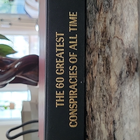 The 60 Greatest Conspiracy Theories of All Time | Johnathan Vankin & John Whalen - Picture 3 of 13